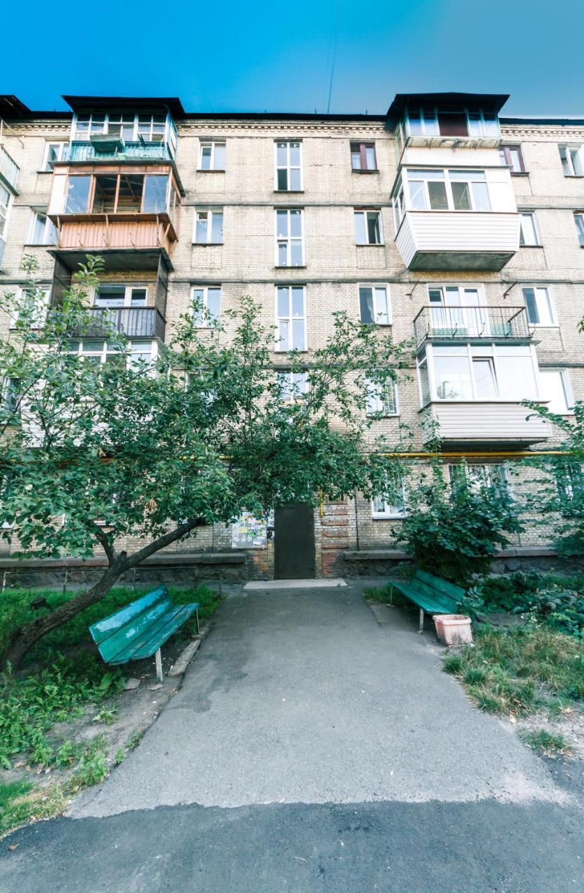 Apartment Near Metro Station Darnitsa キエフ エクステリア 写真